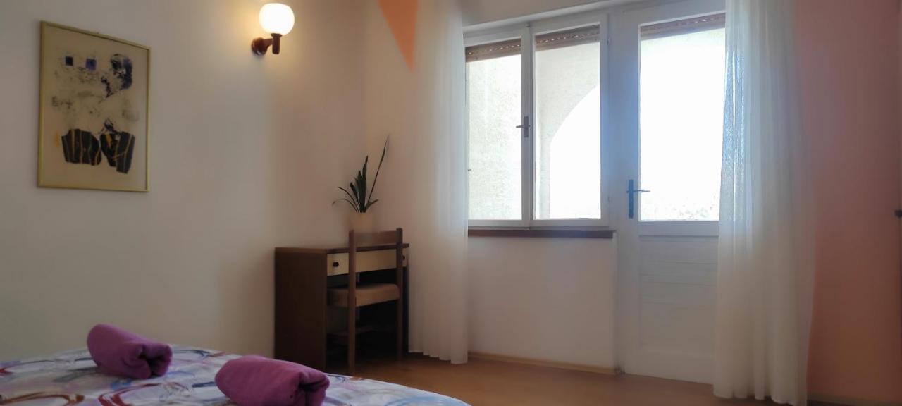Sea Breeze Apartments With Private Beach And Boat Anchorage Stara Novalja Exterior foto